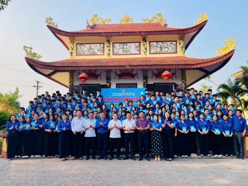 KẾT NẠP 148 ĐOÀN VIÊN MỚI NHÂN KỶ NIỆM 120 NĂM NGÀY SINH TỔNG BÍ THƯ HÀ HUY TẬP(24/4/1906...